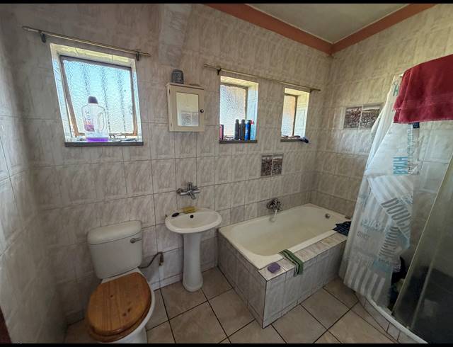 3 BEDROOM HOUSE FOR SALE IN DALVIEW
